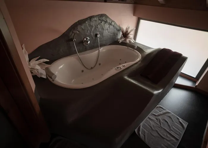 Stilvolles Mit Hauseigener Sauna & Whirlwanne شاليه *