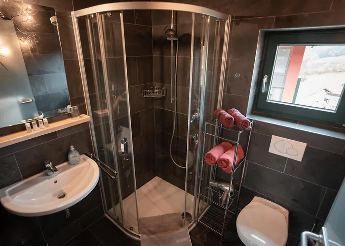 شاليه Stilvolles Mit Hauseigener Sauna & Whirlwanne *